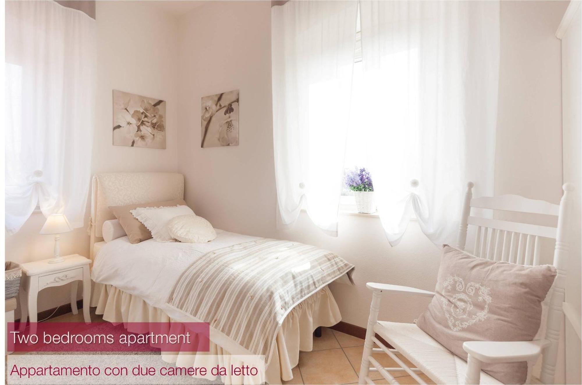 Nina Guest House Longare Rom bilde